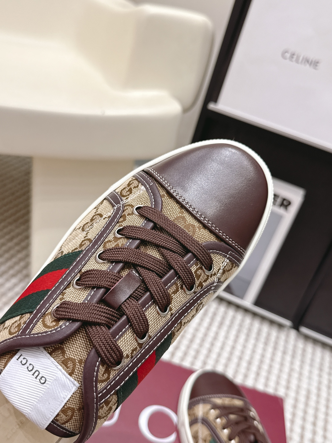 Gucci Style White Leather Women's Shoes style reference detail image 8 from source 784635