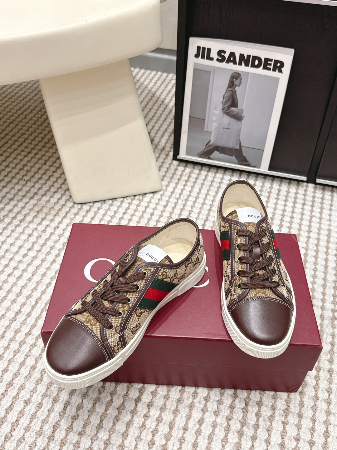 Gucci Style White Leather Women's Shoes style reference detail image 4 from source 784635
