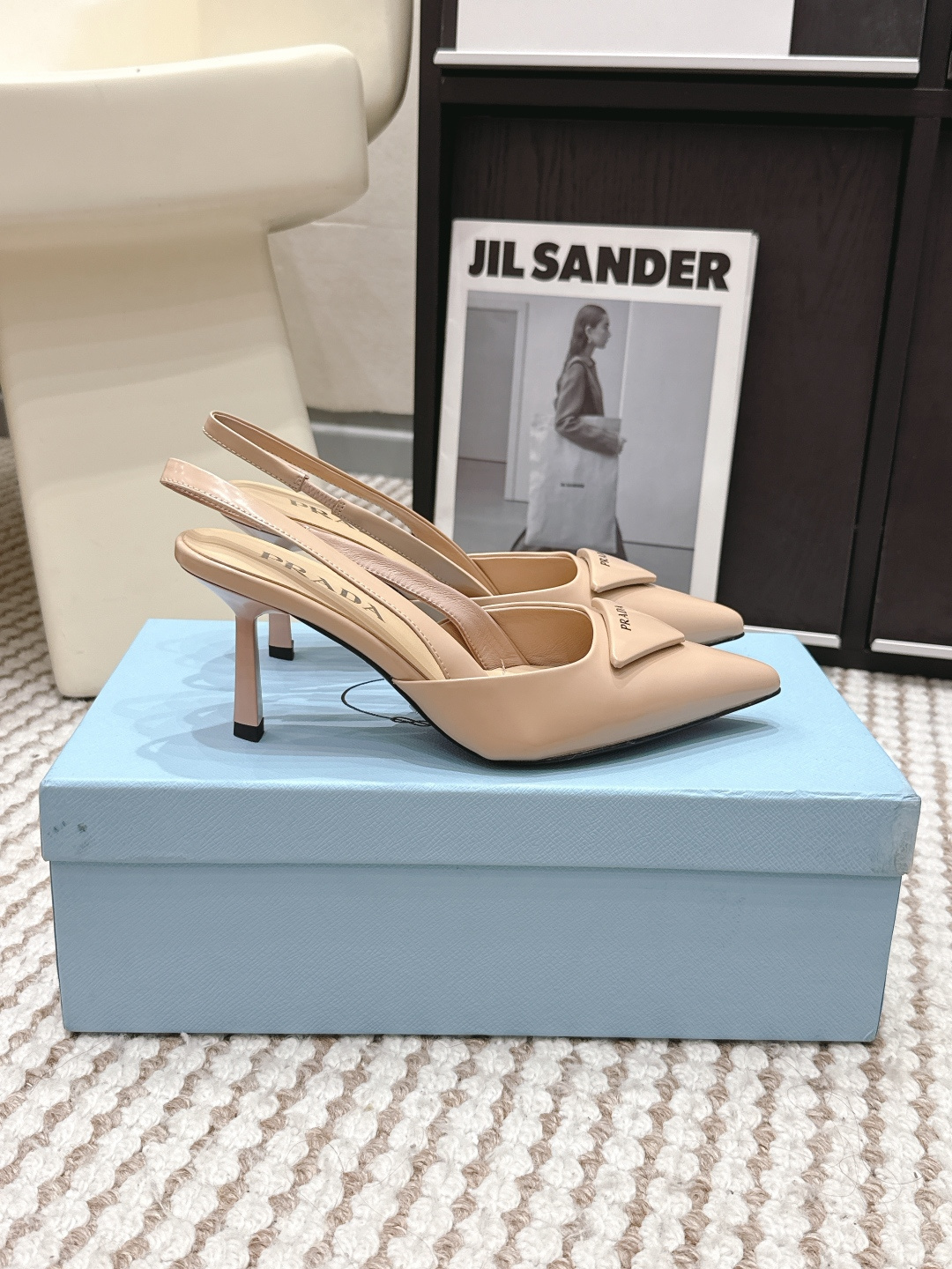 Prada Style Leather Women's Shoes style reference detail image 2 from source 784868