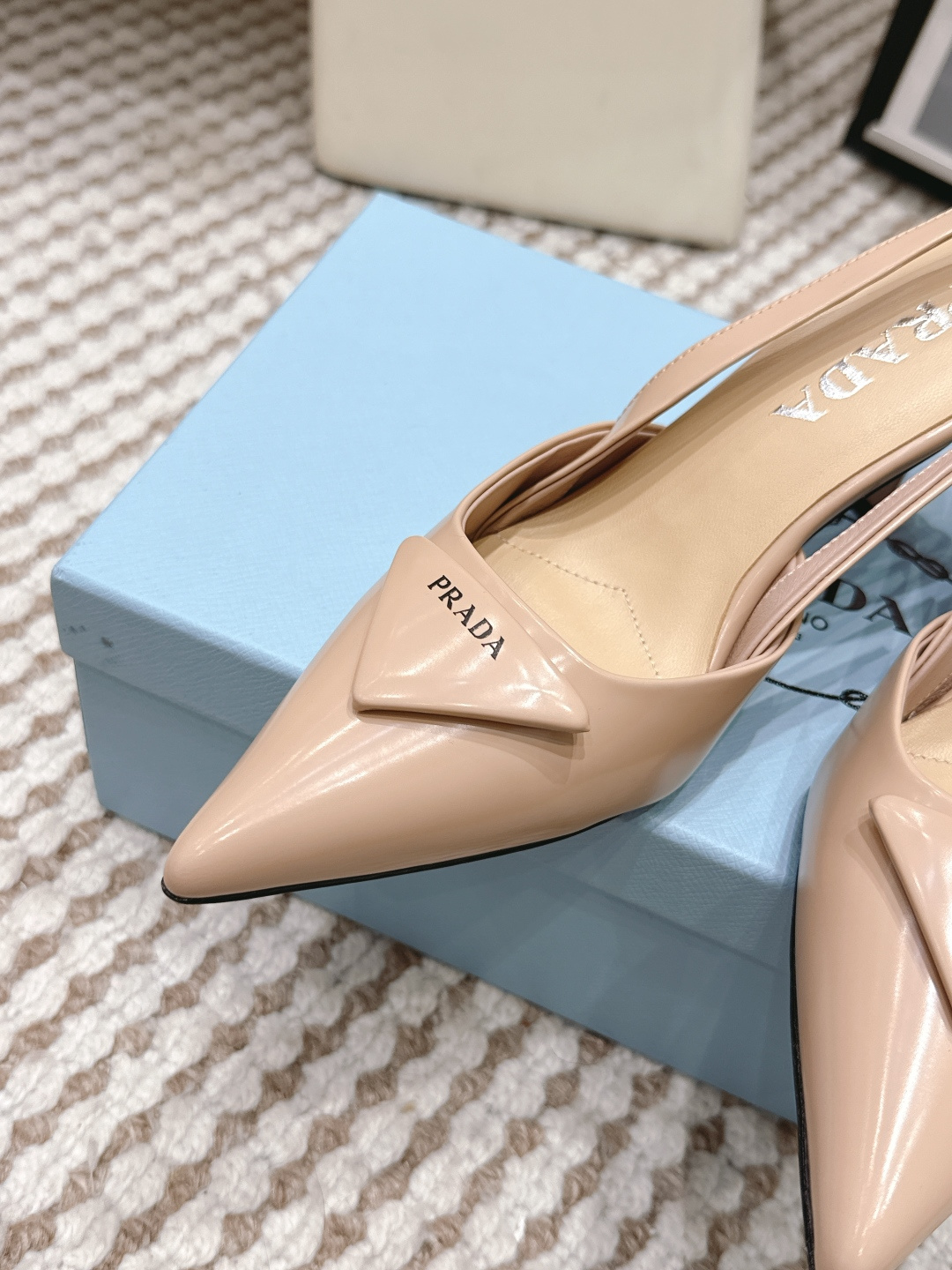 Prada Style Leather Women's Shoes style reference detail image 7 from source 784868