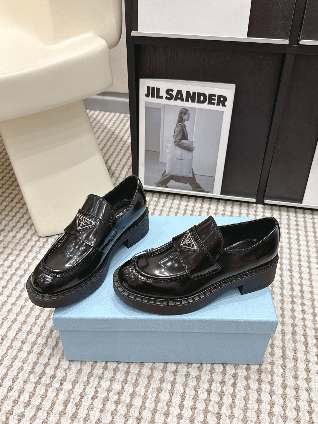 Prada Style Leather Women's Shoes style reference detail image 3 from source 784871