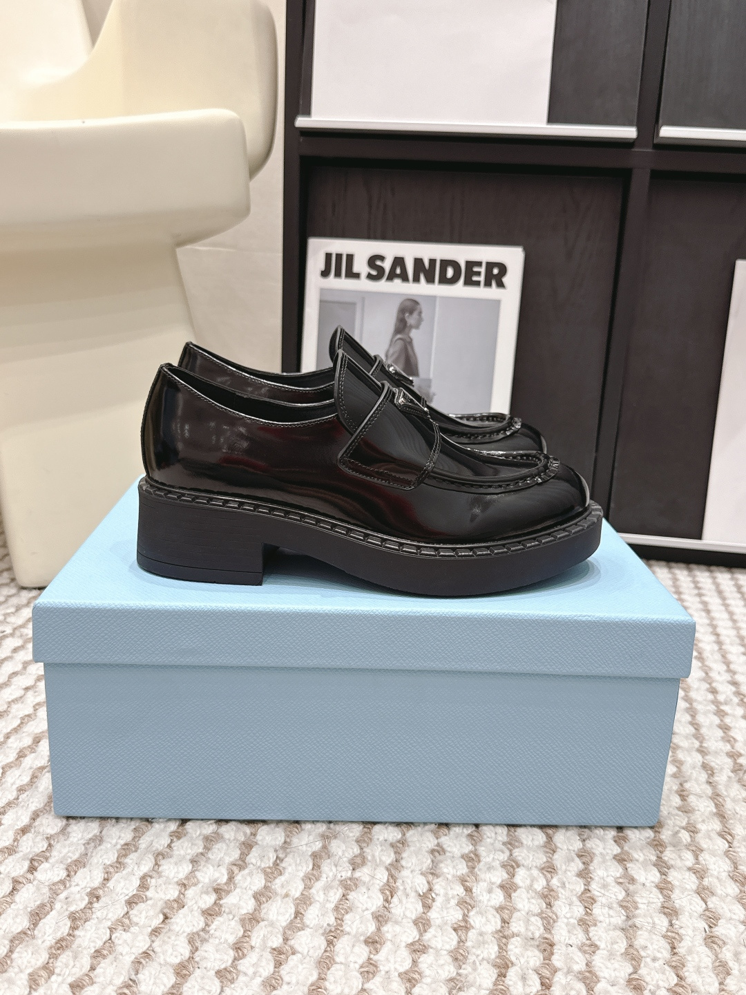Prada Style Leather Women's Shoes style reference detail image 2 from source 784871