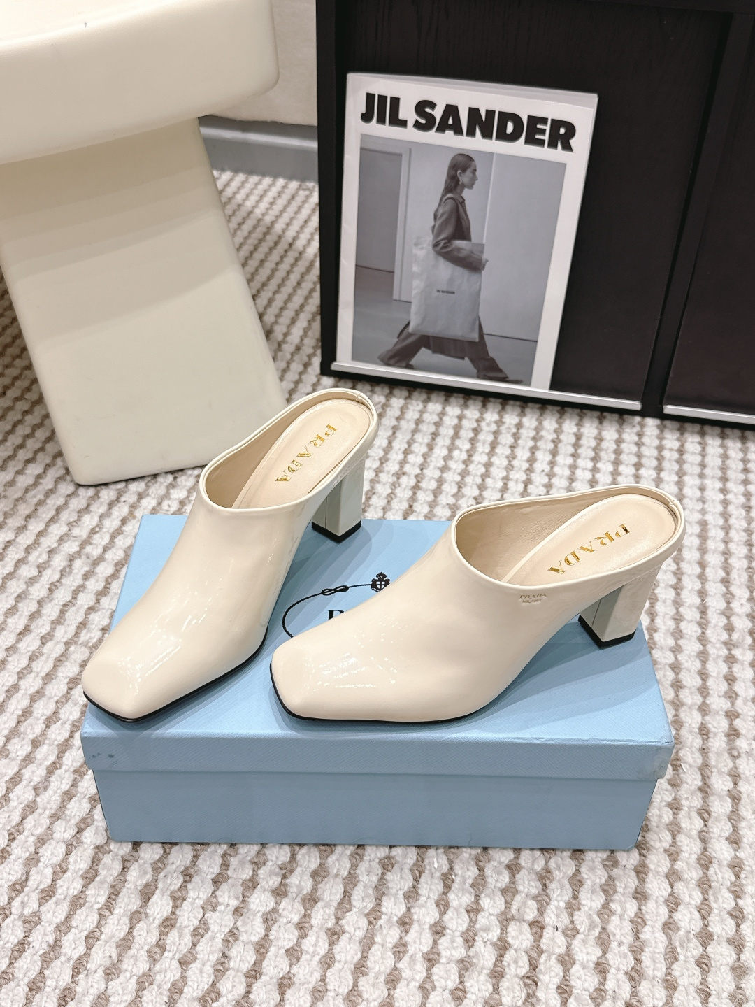 Prada Style Leather Women's Shoes style reference detail image 3 from source 784874
