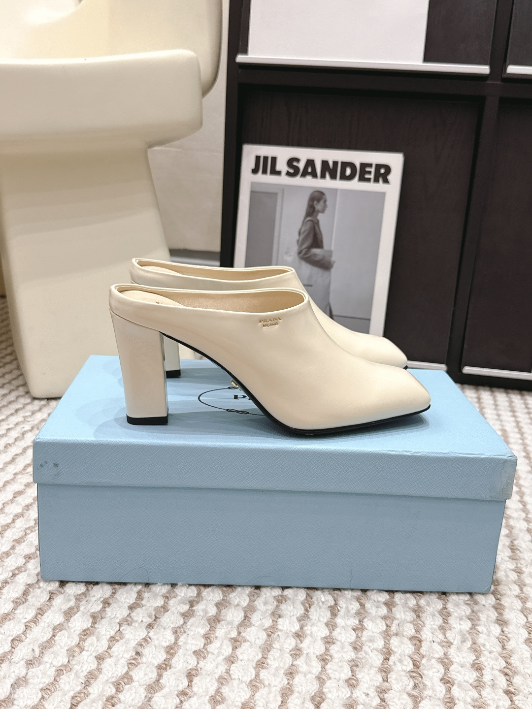 Prada Style Leather Women's Shoes style reference detail image 2 from source 784874