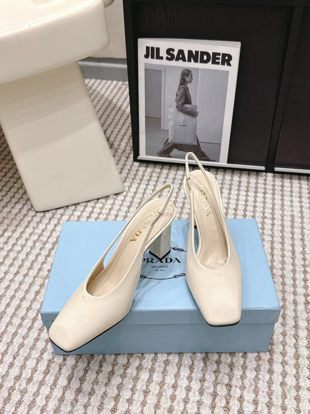 Prada Style Leather Women's Shoes style reference detail image 4 from source 784876