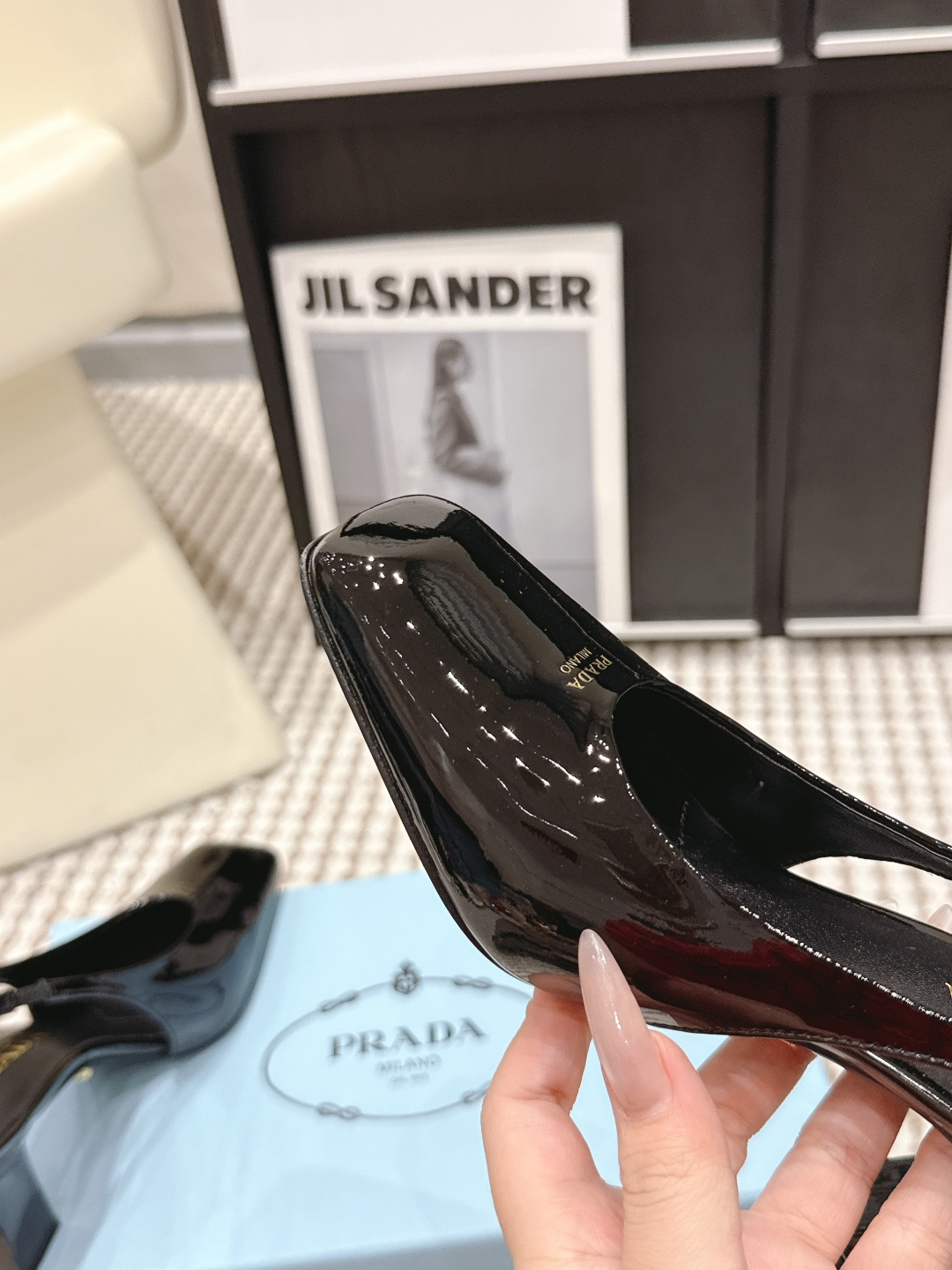 Prada Style Leather Women's Shoes style reference detail image 7 from source 784877