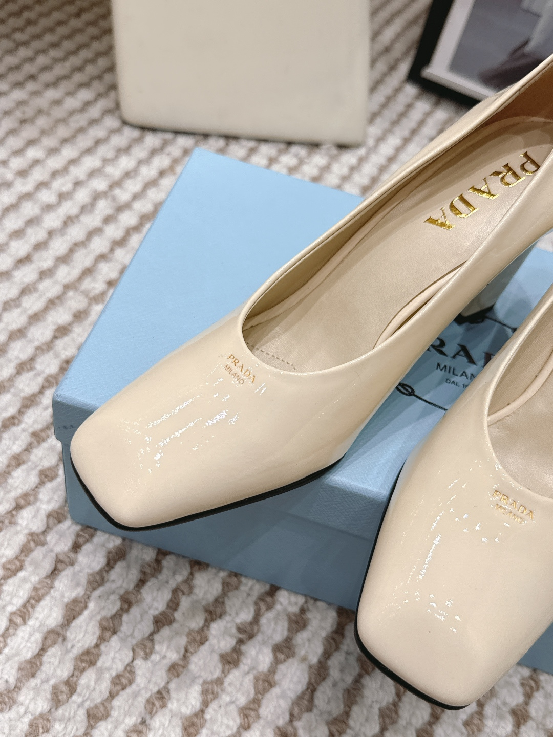 Prada Style Leather Women's Shoes style reference detail image 7 from source 784879