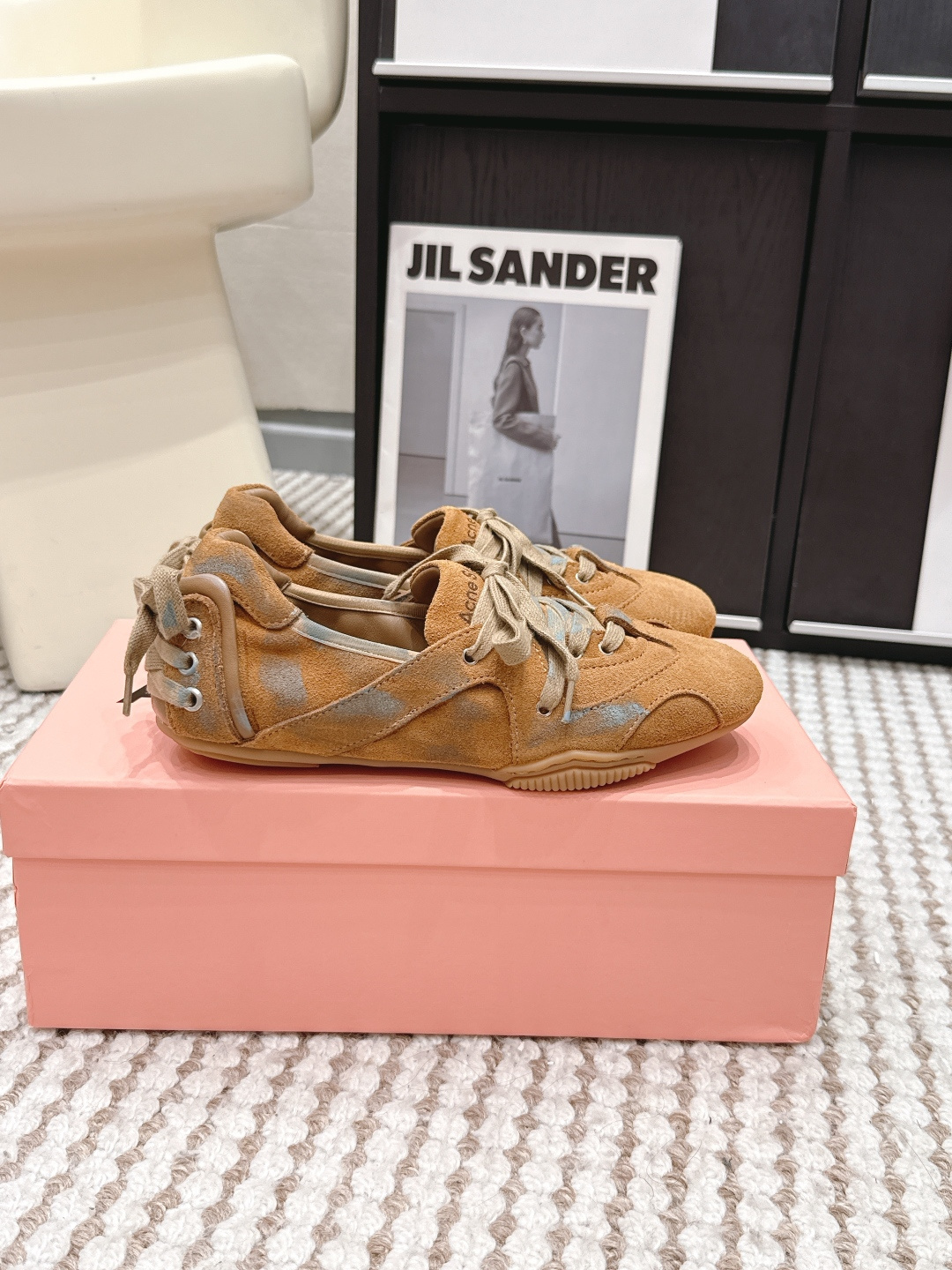 Балетки Acne Studios замшевые с шнурками