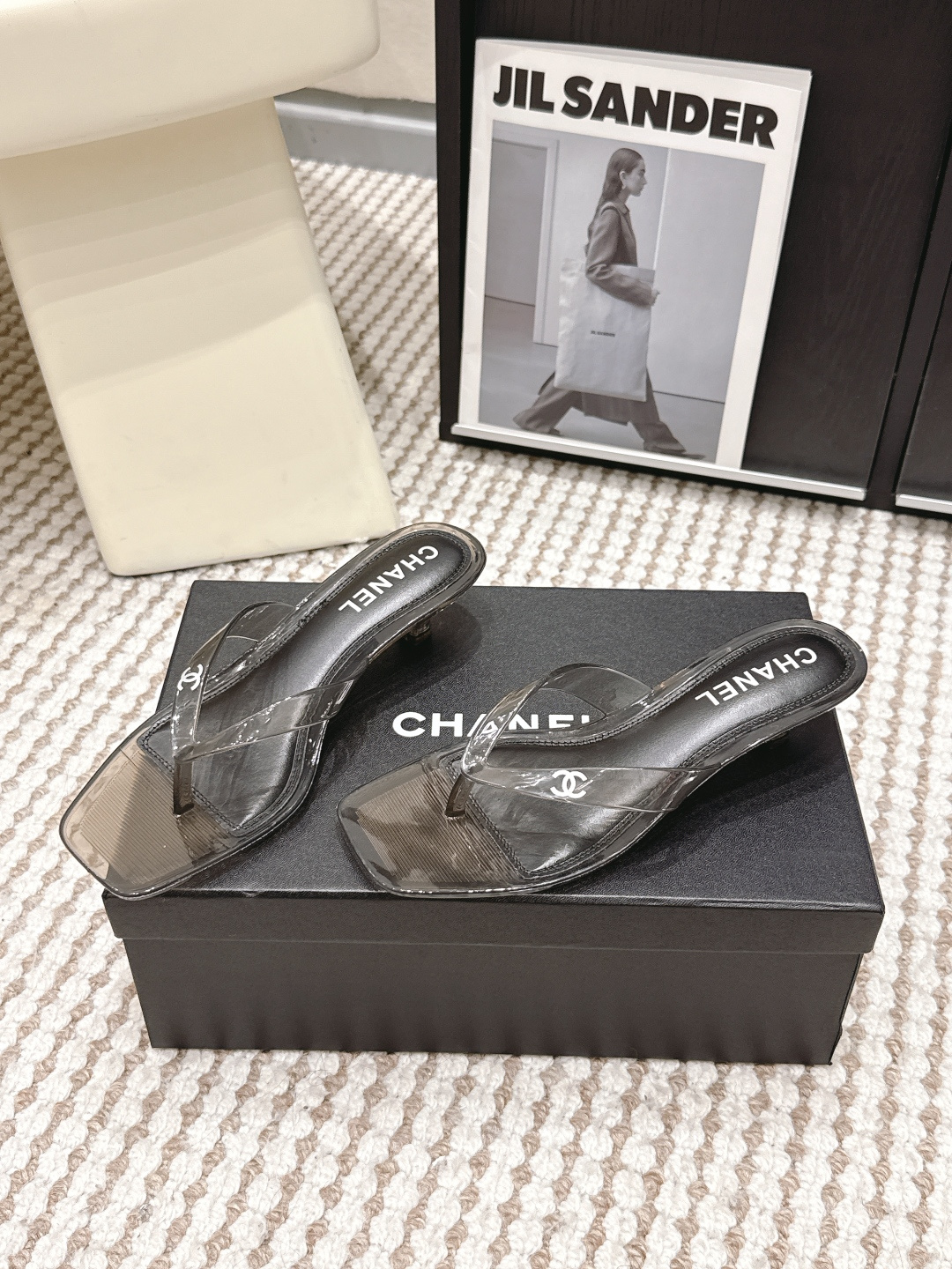 Сандалии женские прозрачные с логотипом Chanel