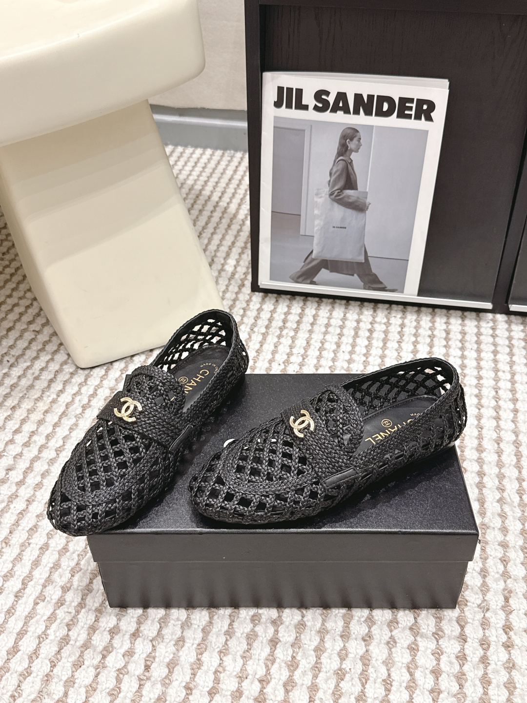 Черные плетеные мокасины с золотистым декором Chanel