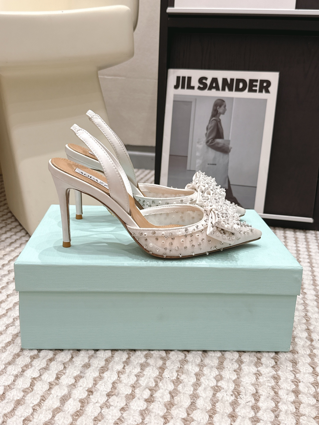 Женские туфли Aquazzura с перламутровым декором