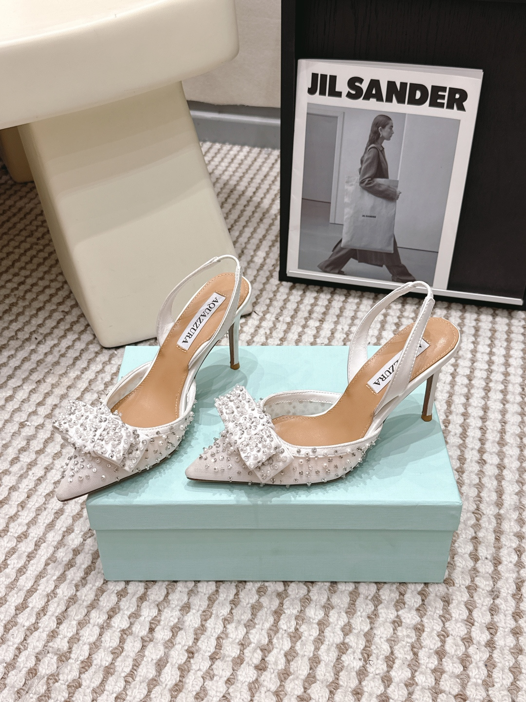 Женские туфли Aquazzura с перламутровым декором