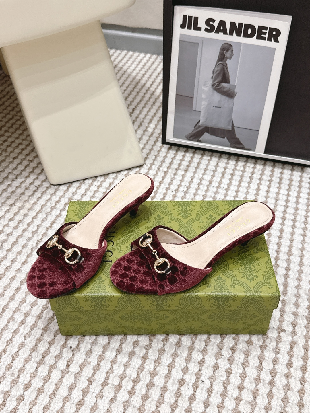 Туфли с ремешком и металлической фурнитурой Gucci