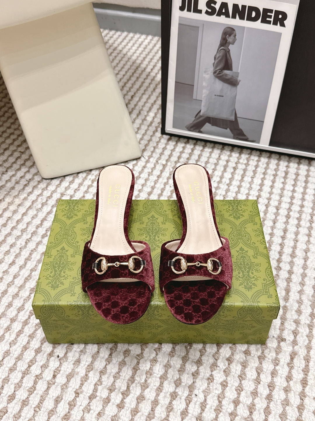 Туфли с ремешком и металлической фурнитурой Gucci