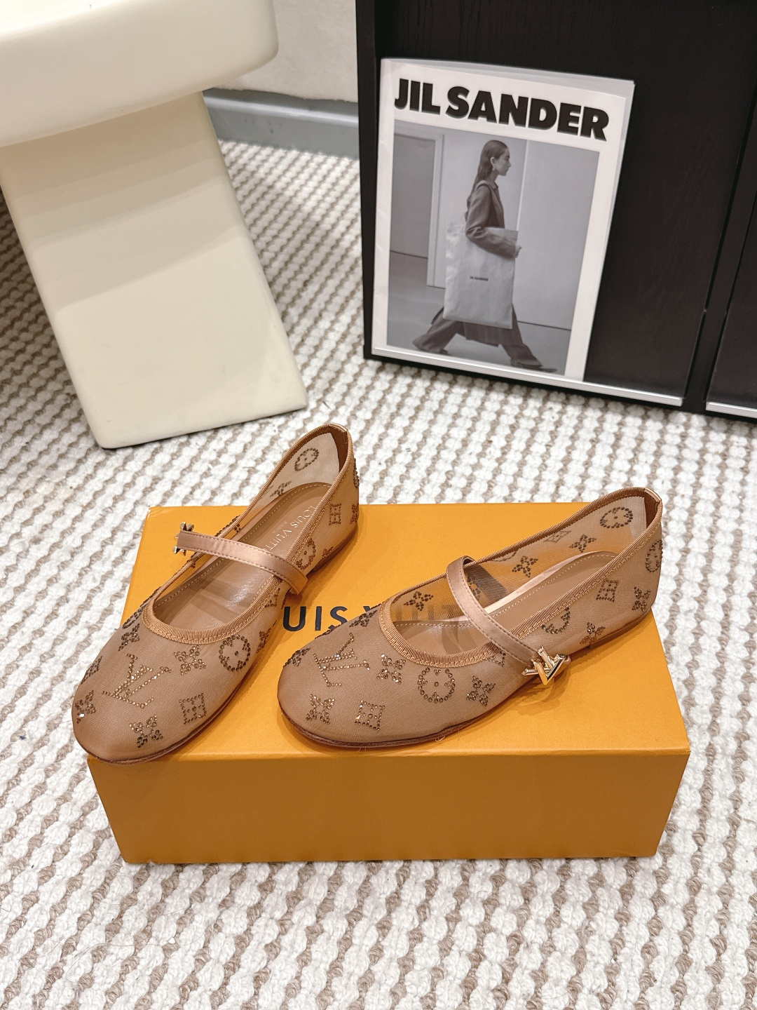 Louis Vuitton Louis Vuitton LV 26/ ROMY芭蕾舞鞋刺绣蕾丝扣带玛丽珍鞋透气网面平底单鞋
