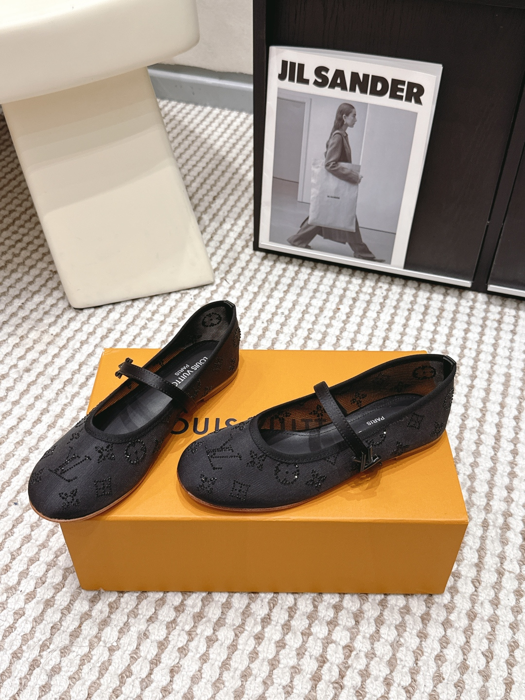 Louis Vuitton Louis Vuitton LV 26/ ROMY芭蕾舞鞋刺绣蕾丝扣带玛丽珍鞋透气网面平底单鞋