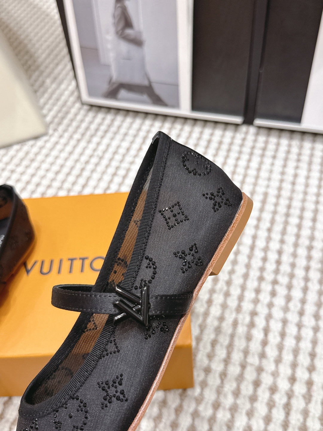 Louis Vuitton Louis Vuitton LV 26/ ROMY芭蕾舞鞋刺绣蕾丝扣带玛丽珍鞋透气网面平底单鞋