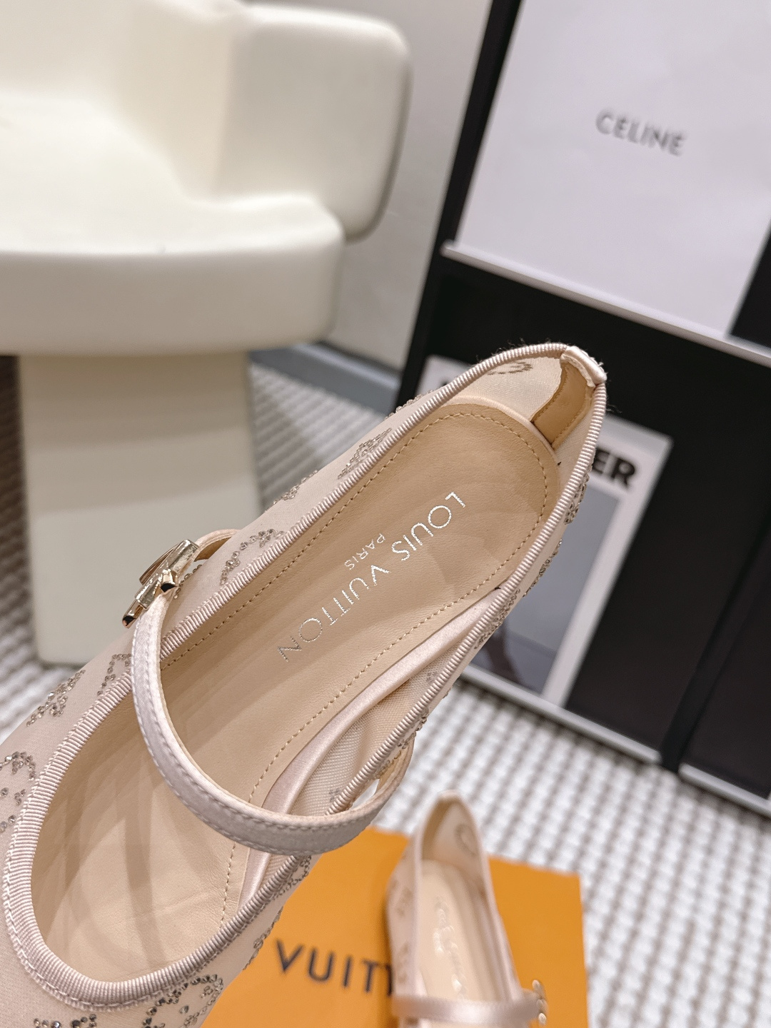 Louis Vuitton Louis Vuitton LV 26/ ROMY芭蕾舞鞋刺绣蕾丝扣带玛丽珍鞋透气网面平底单鞋