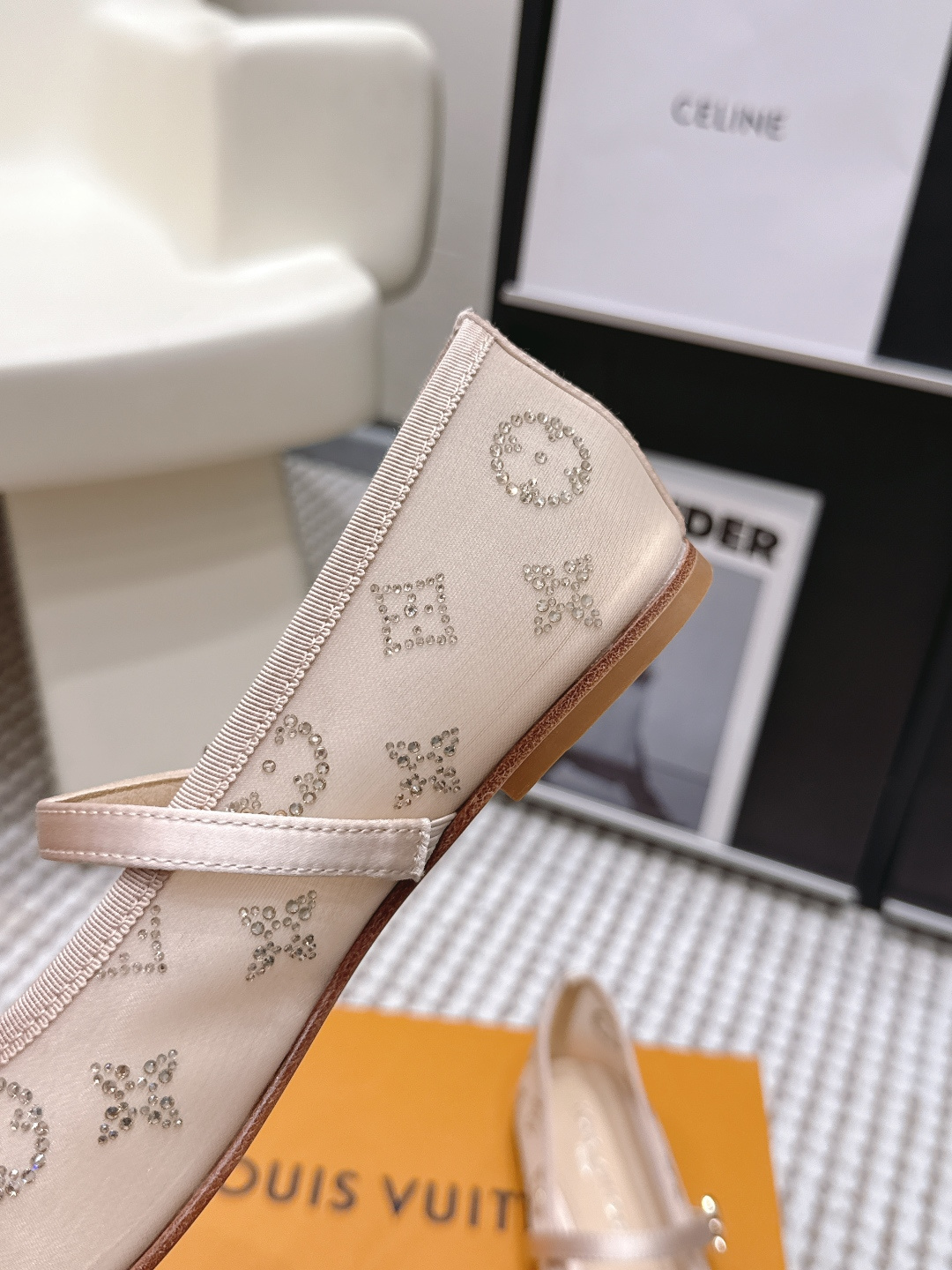 Louis Vuitton Louis Vuitton LV 26/ ROMY芭蕾舞鞋刺绣蕾丝扣带玛丽珍鞋透气网面平底单鞋