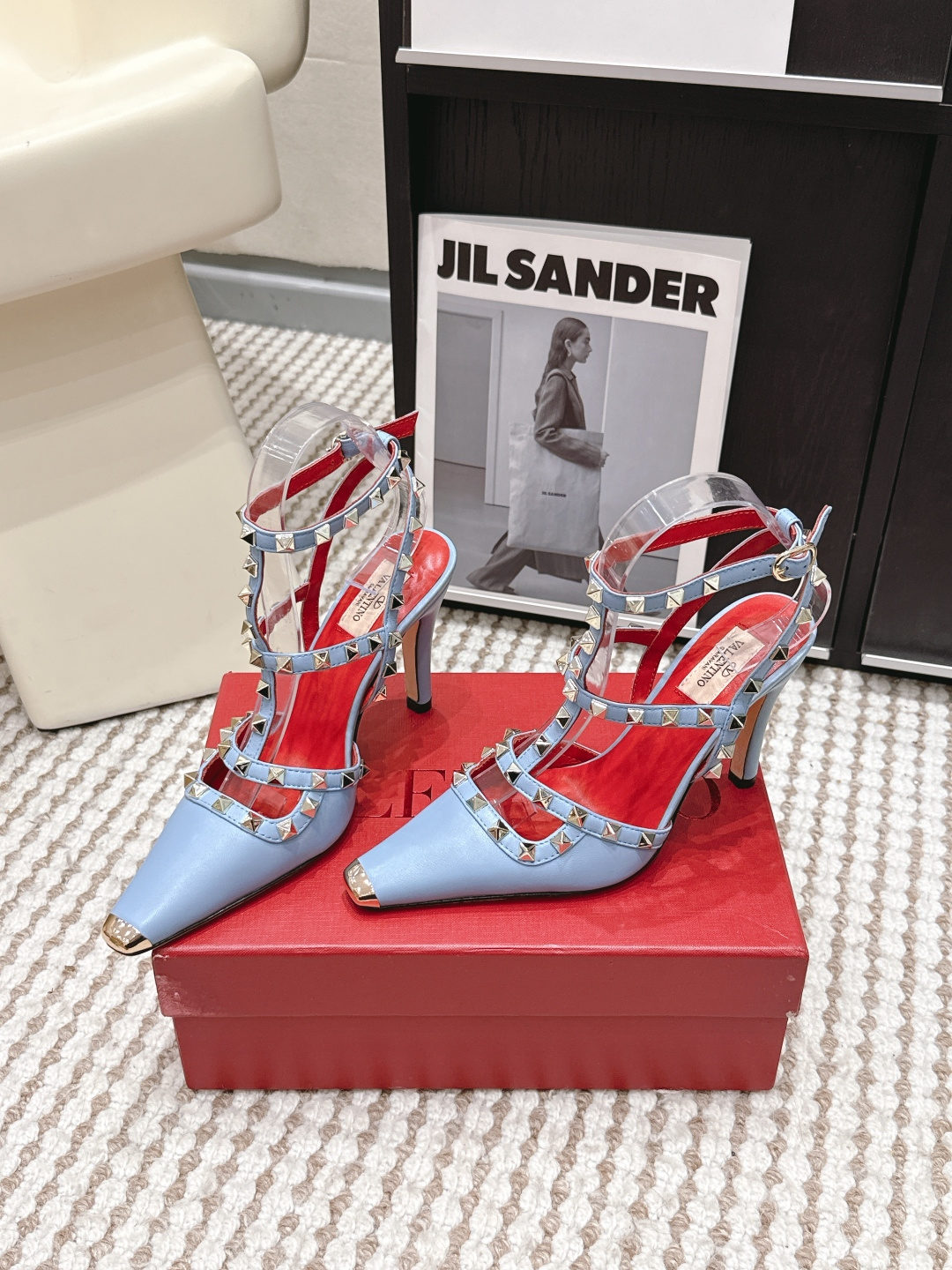 Женские туфли Valentino с металлическим носком и заклепками Valentino Garavani