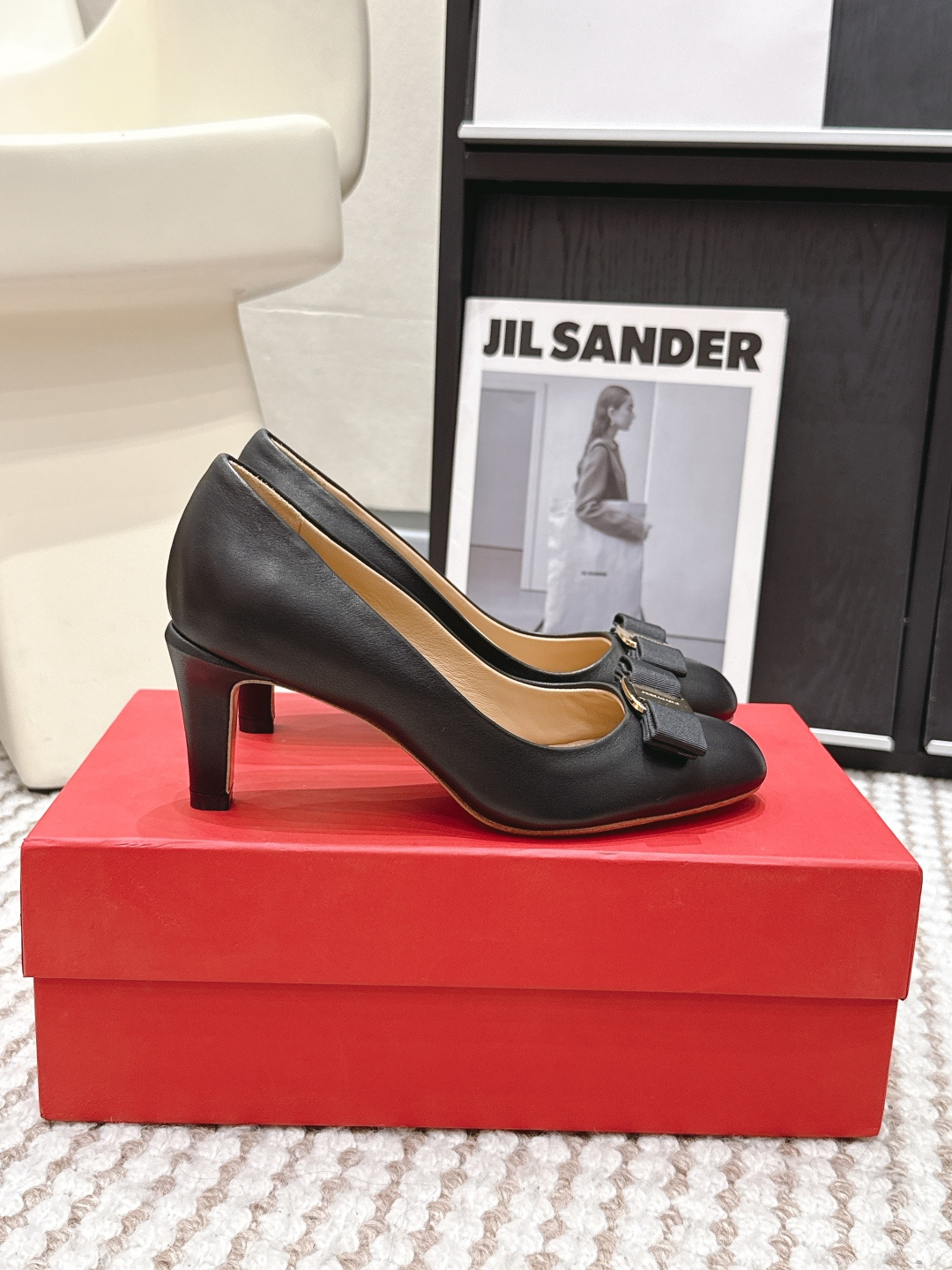 Женские черные лакированные туфли Ferregamo с бантом и металлической пряжкой Ferragamo