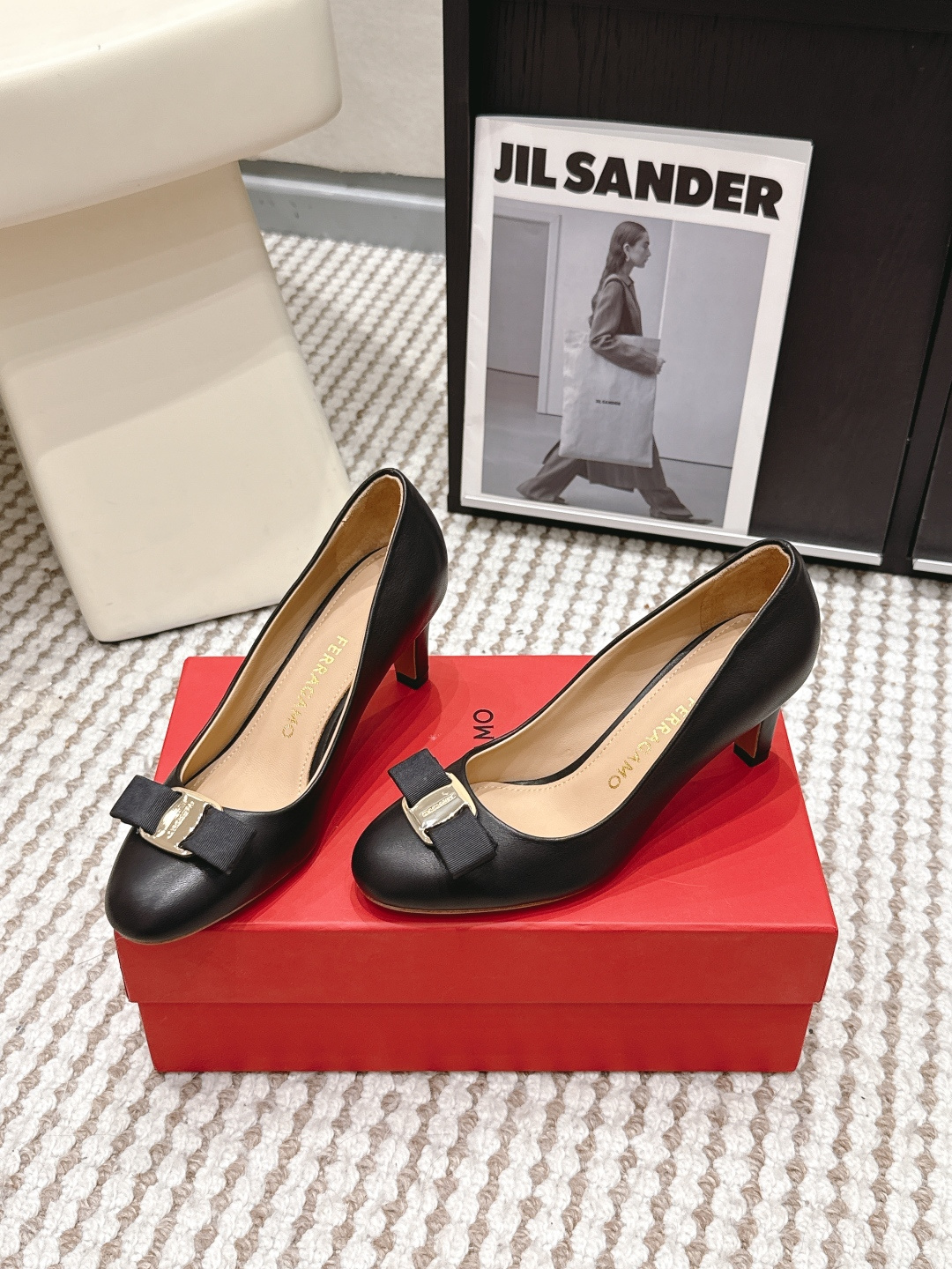 Женские черные лакированные туфли Ferregamo с бантом и металлической пряжкой Ferragamo