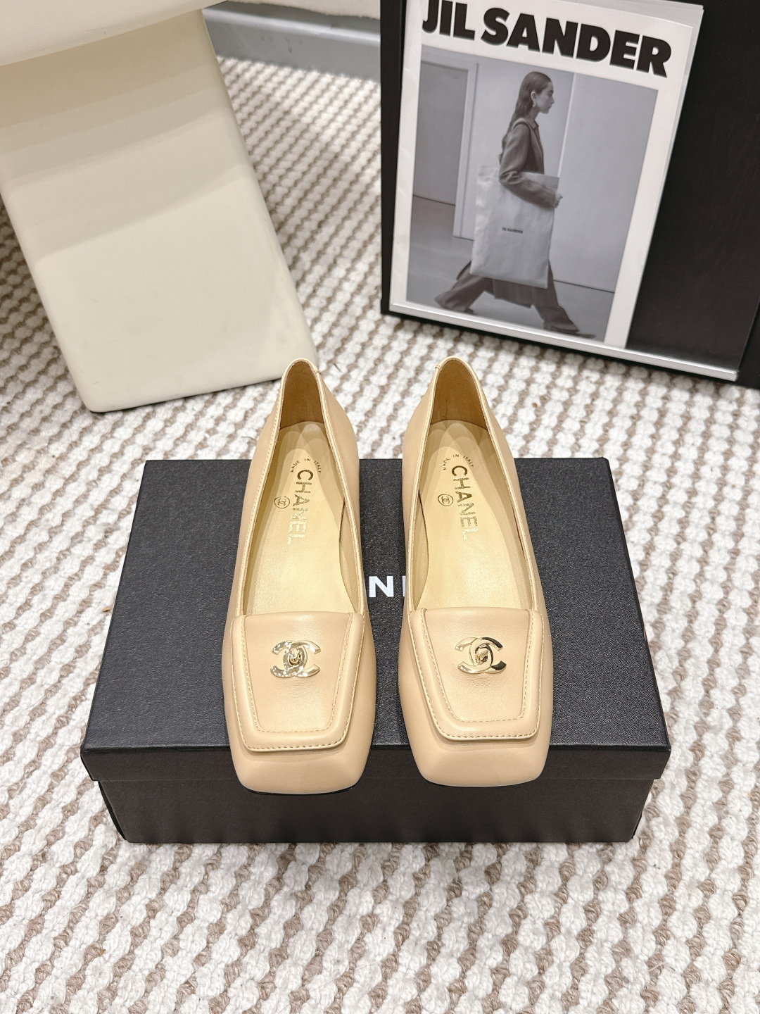 Туфли Chanel женские, цвет бежевый, квадратный мыс