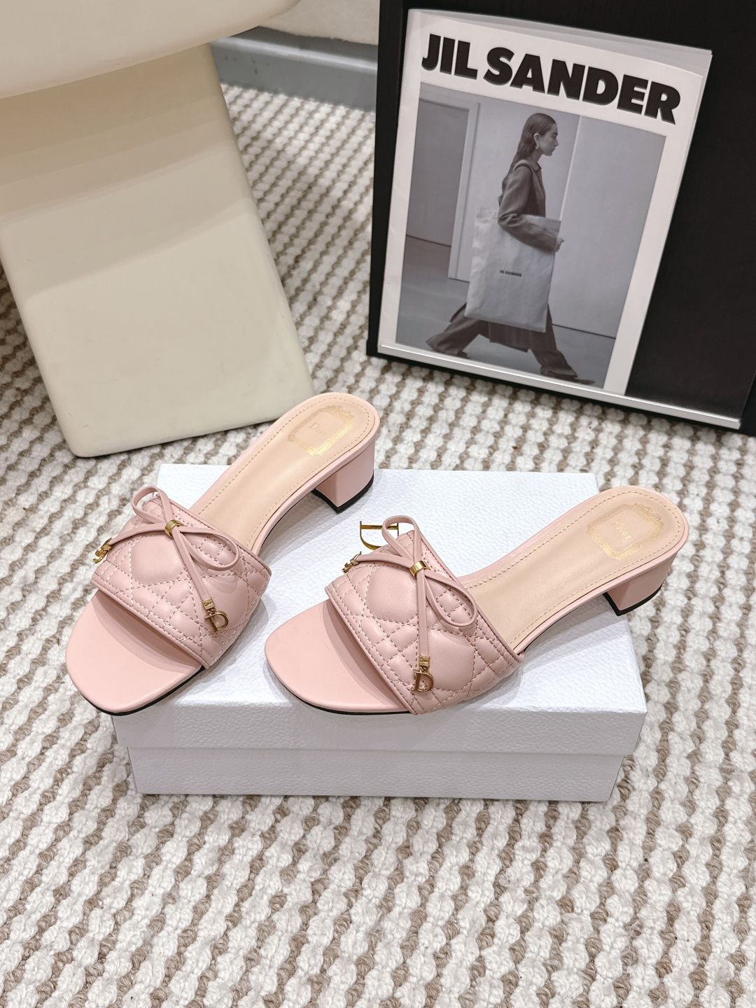 Женские розовые босоножки с бантом Dior