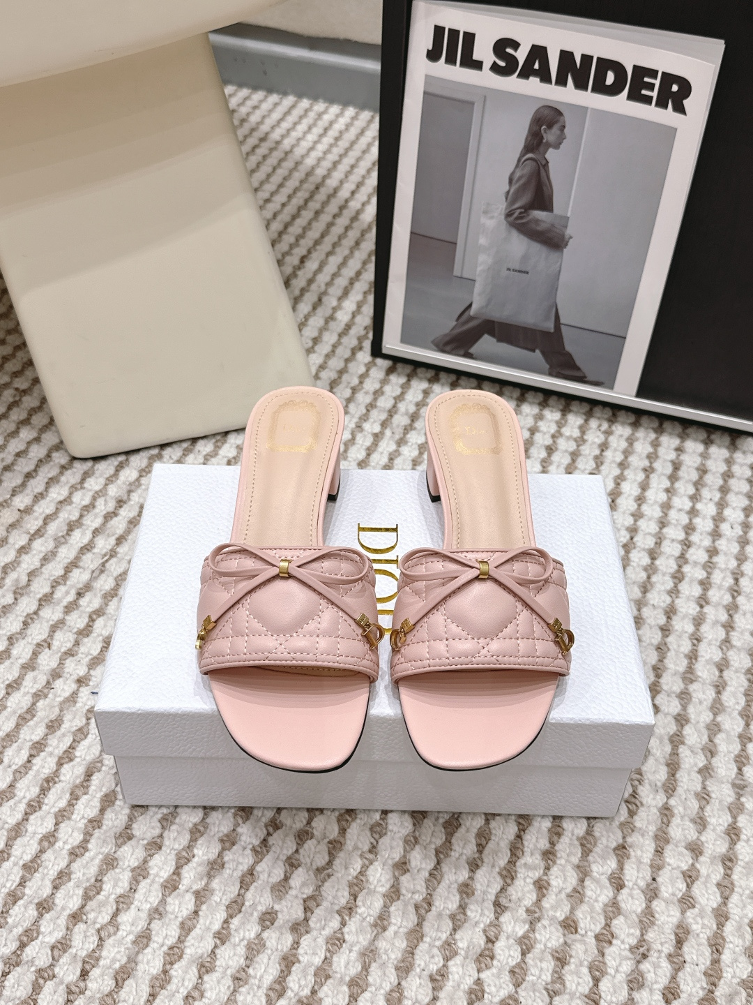 Женские розовые босоножки с бантом Dior