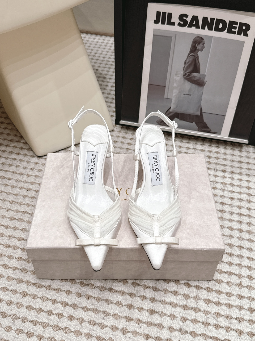 Женские туфли на каблуке с ремешком и бантом Jimmy Choo