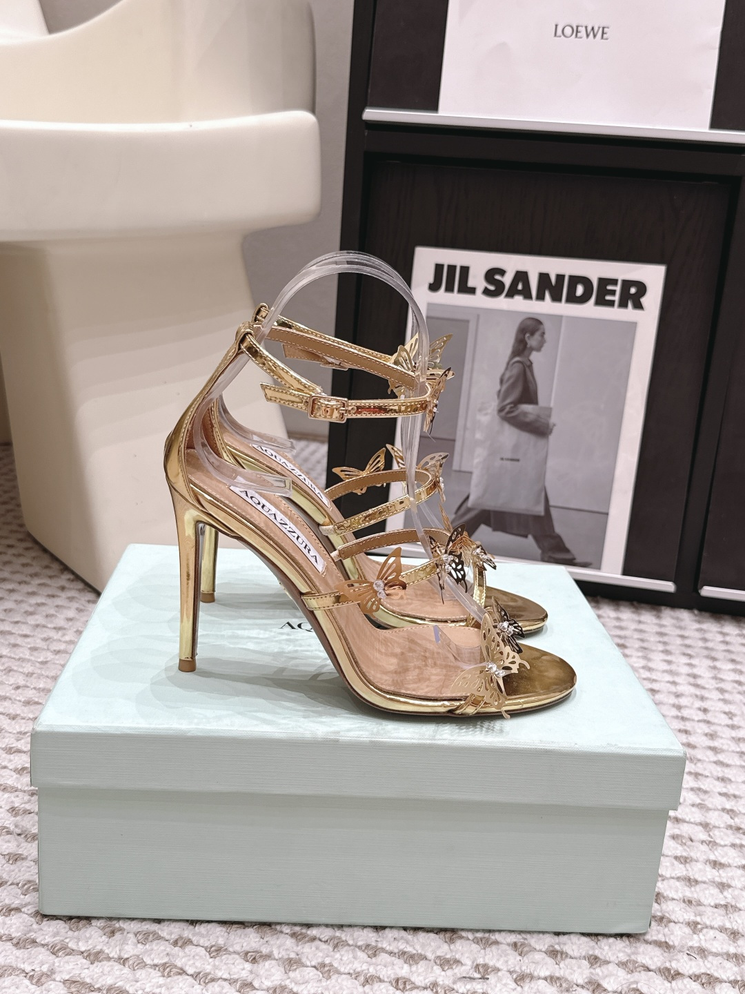 Золотые босоножки с бабочками Aquazzura