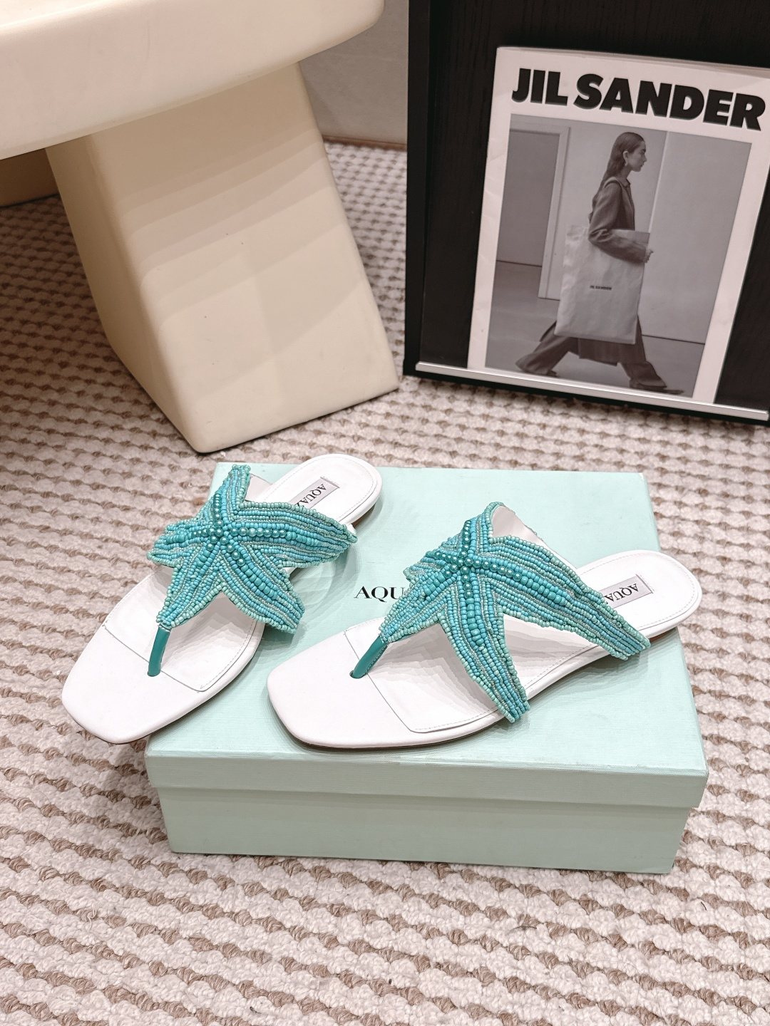 Сандалии AQUAZZURA с декором в виде звезды