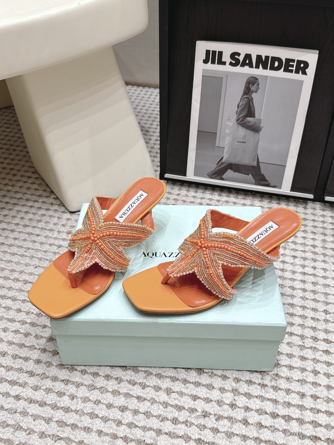 Женские сандалии AQUAZZURA с декоративной звездой