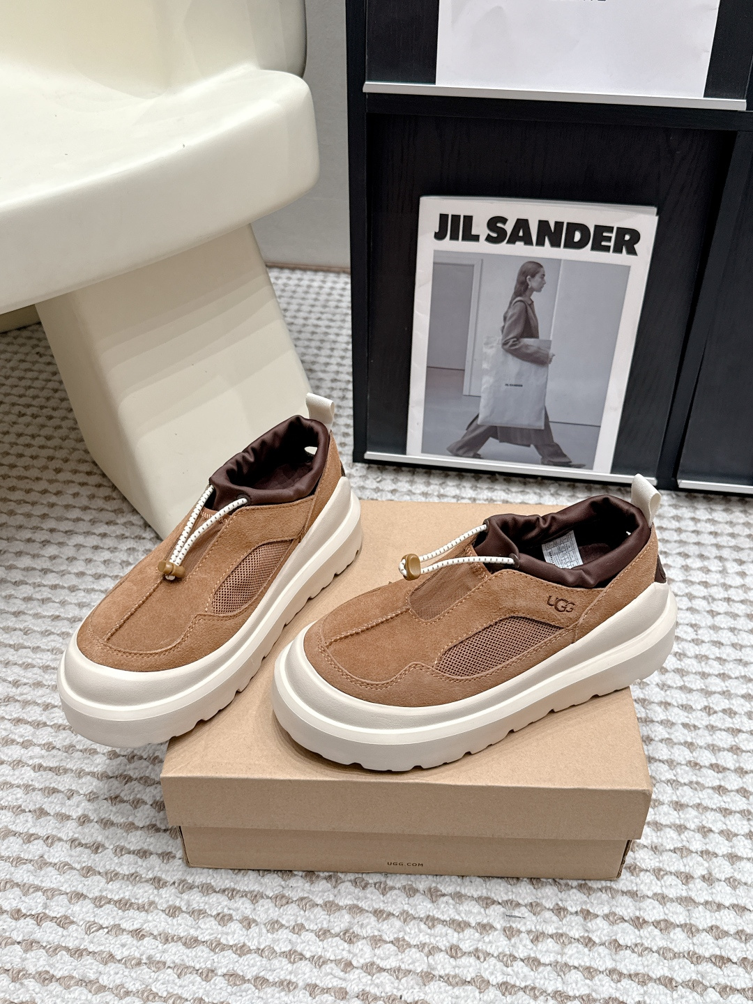 Кроссовки из замши и сетки с толстой подошвой UGG