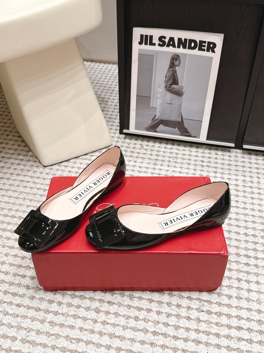 Женские черные лаковые туфли Roger Vivier с квадратной пряжкой