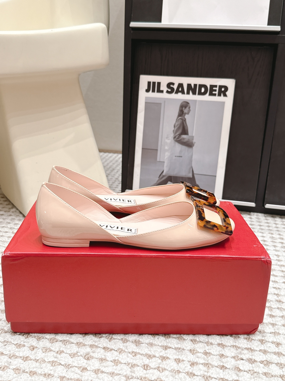 Розовые балетки Roger Vivier с декором