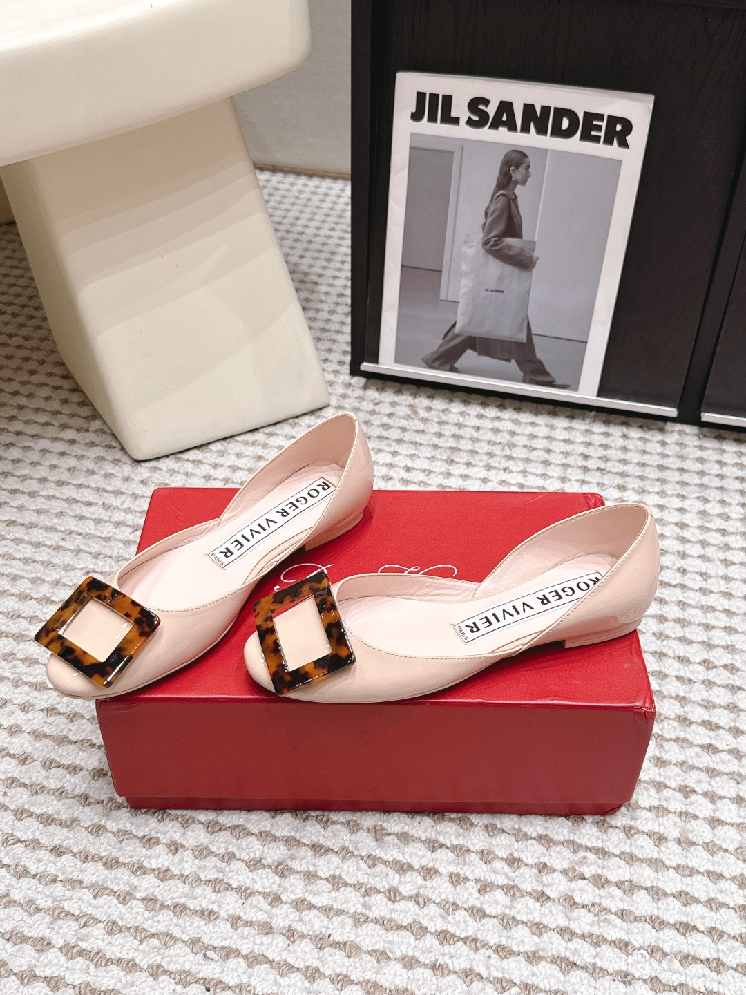 Розовые балетки Roger Vivier с декором