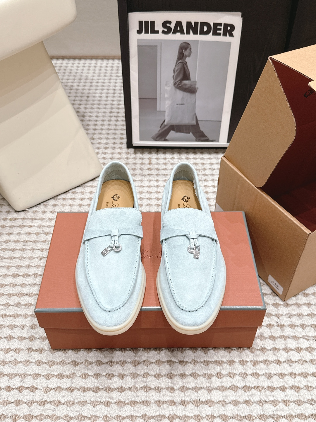 Лоферы женские Loro Piana с металлическим подвесом