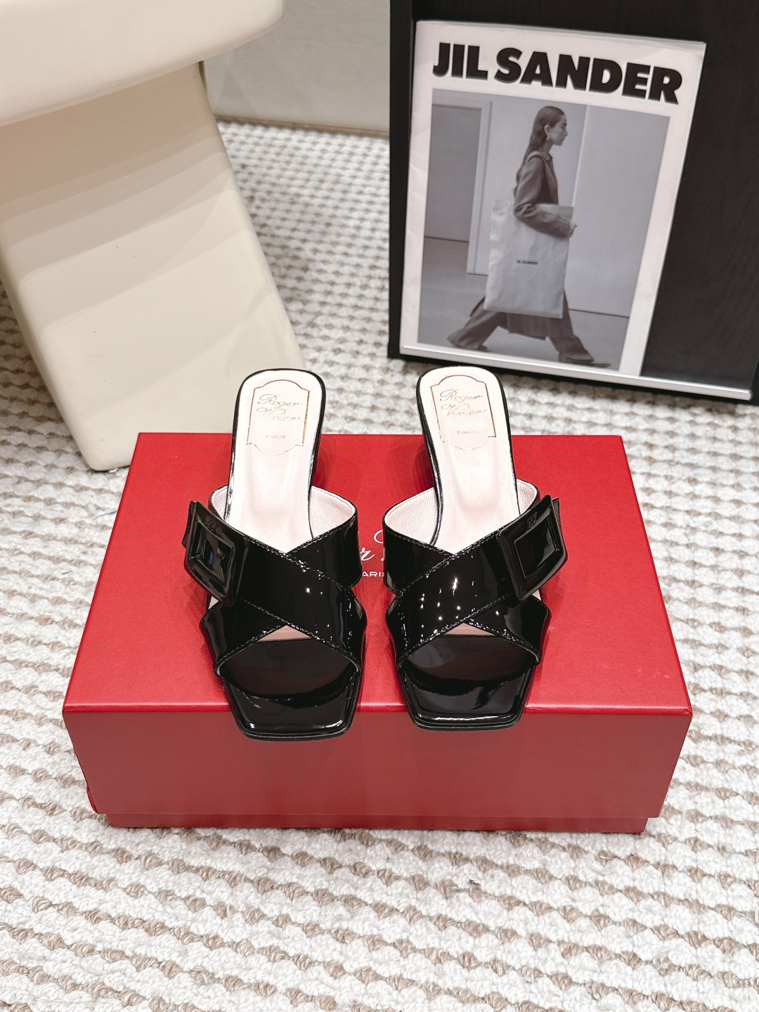 Женские черные сабо с квадратным ремешком Roger Vivier