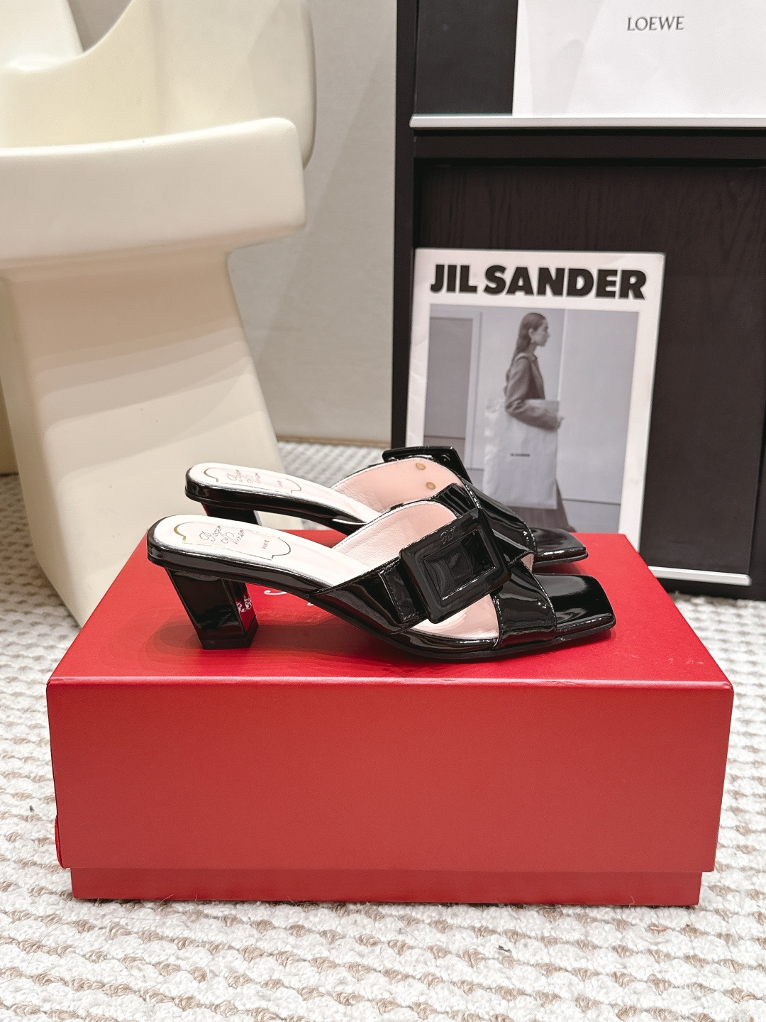 Женские черные сабо с квадратным ремешком Roger Vivier