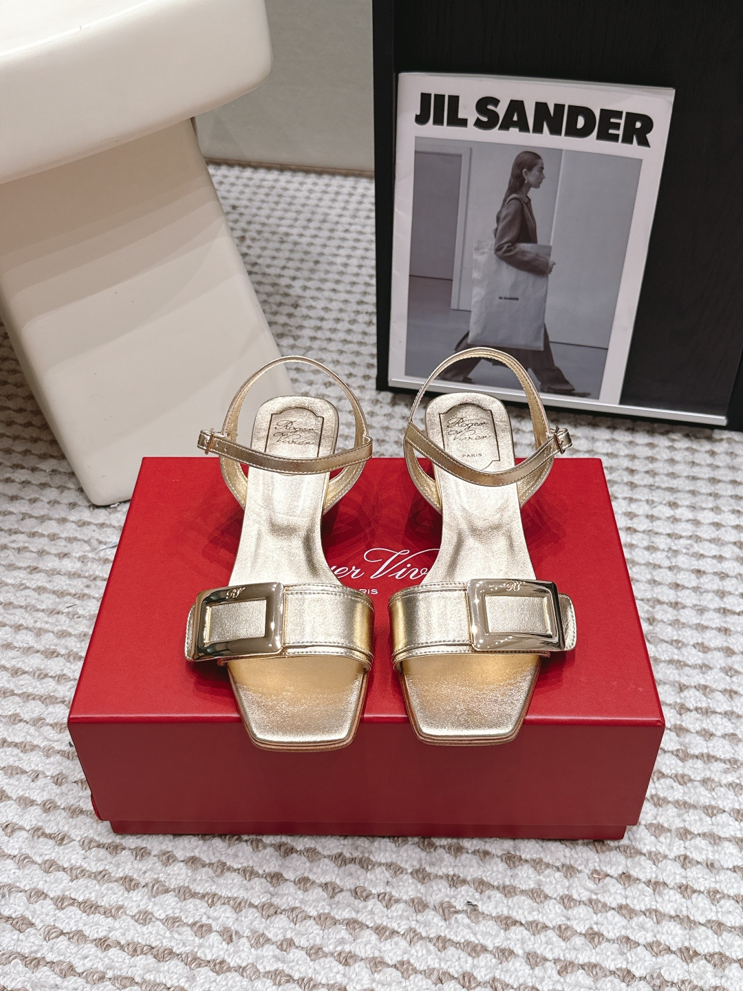 Рогер Вивье женские туфли на каблуке с квадратным ремешком Roger Vivier