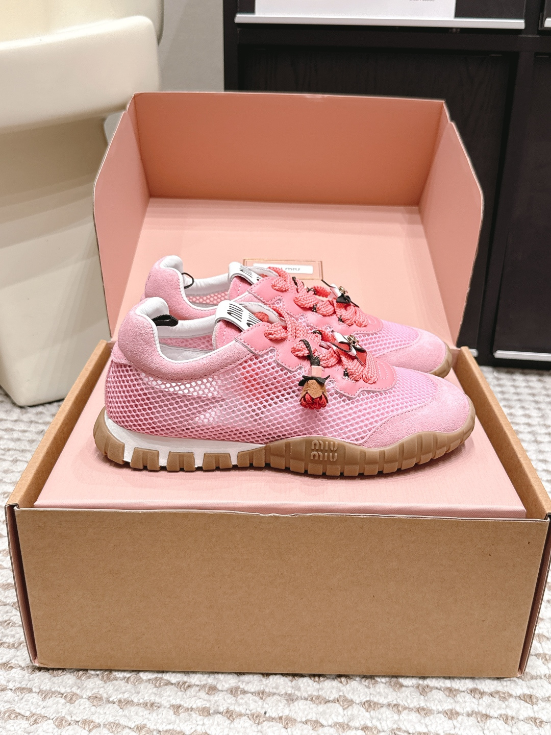 Женские кроссовки Miu Miu