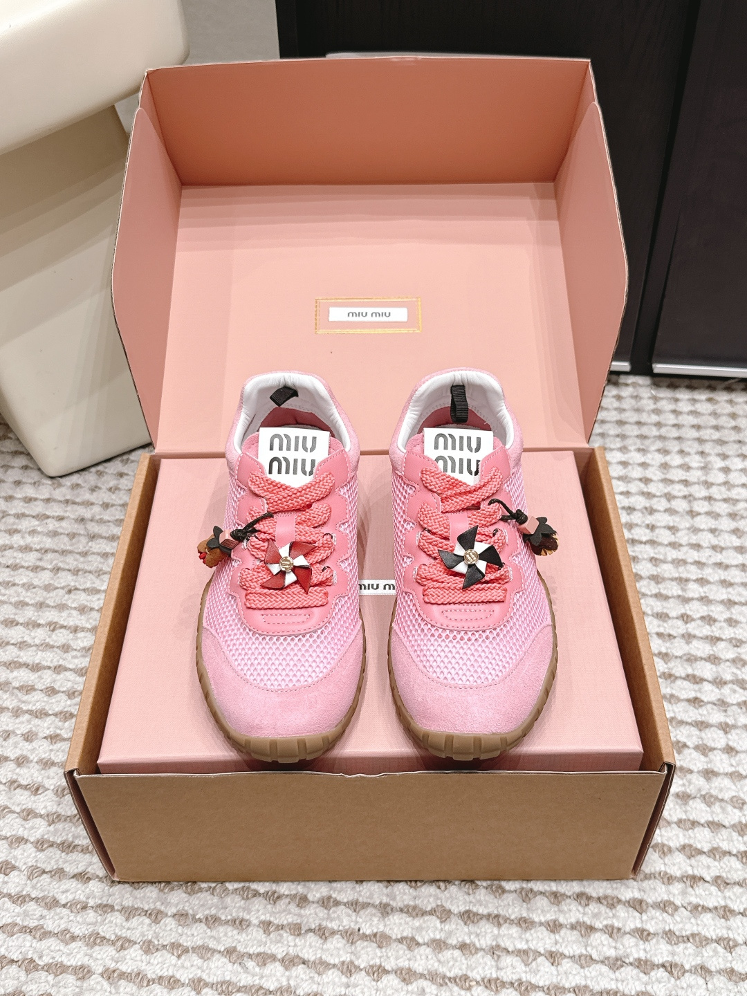 Женские кроссовки Miu Miu