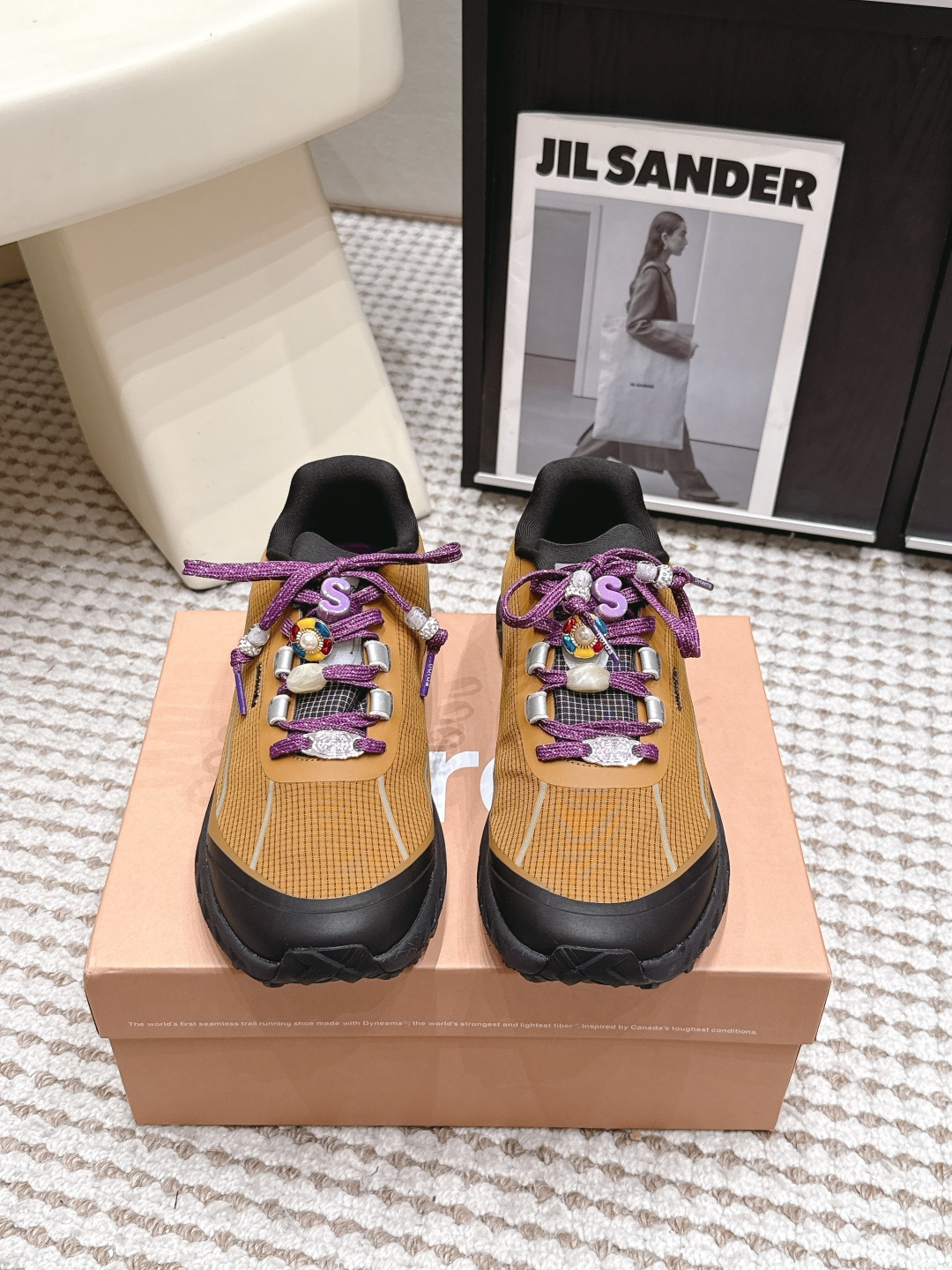 NO:873704,Purchasing agent norda niche series 26/summer new couple thick-soled casual shoes norda is a footwear brand founded by designer Edgardo Osorio in Florence, Italy. Although it was not founded for a long time, it has won the public's attention with its traditional Italian high-end craftsmanship and luxurious styling. Norda's studio is located in the Buondelmonti Palace in Florence, Italy. It mixes exquisite European, modern American and Latin style features, showing the perfect balance of modern design. Exquisite craftsmanship creates comfortable and easy-to-wear shoes for women. Original custom-made technical fabrics  Original custom Lycra lining, original custom injection molding for feet, original open-molded TPU outsole, bottom thickness 4cm, size 36-44 (41 for women, 45 for men, customized), original full set of packaging, casual shoes/sports shoes, sneakers19860909代购级 norda小众系列 26/夏季新款 情侣厚底休闲鞋  norda由设计师Edgardo Osorio在意大利佛罗伦萨创办的鞋履品牌,虽然创立时间不长,但却以其意大利传统的高级工艺和奢华造型赢得大众得目光.norda的工作室位于意大利佛罗伦萨Buondelmonti宫殿,混合精致欧洲、现代美式以及拉丁风情特色,展现着现代设计的完美平衡,精致的工艺为女性打造舒适易穿戴的鞋履 面料原版定制科技布料 内里原版定制莱卡 垫脚原版定制注塑成型 大底原版开模TPU成型底 底厚4cm 码数36-44（女41.男45.定制） 包装原版全套包装,休闲鞋/运动鞋,sneakers,Women's Shoes
