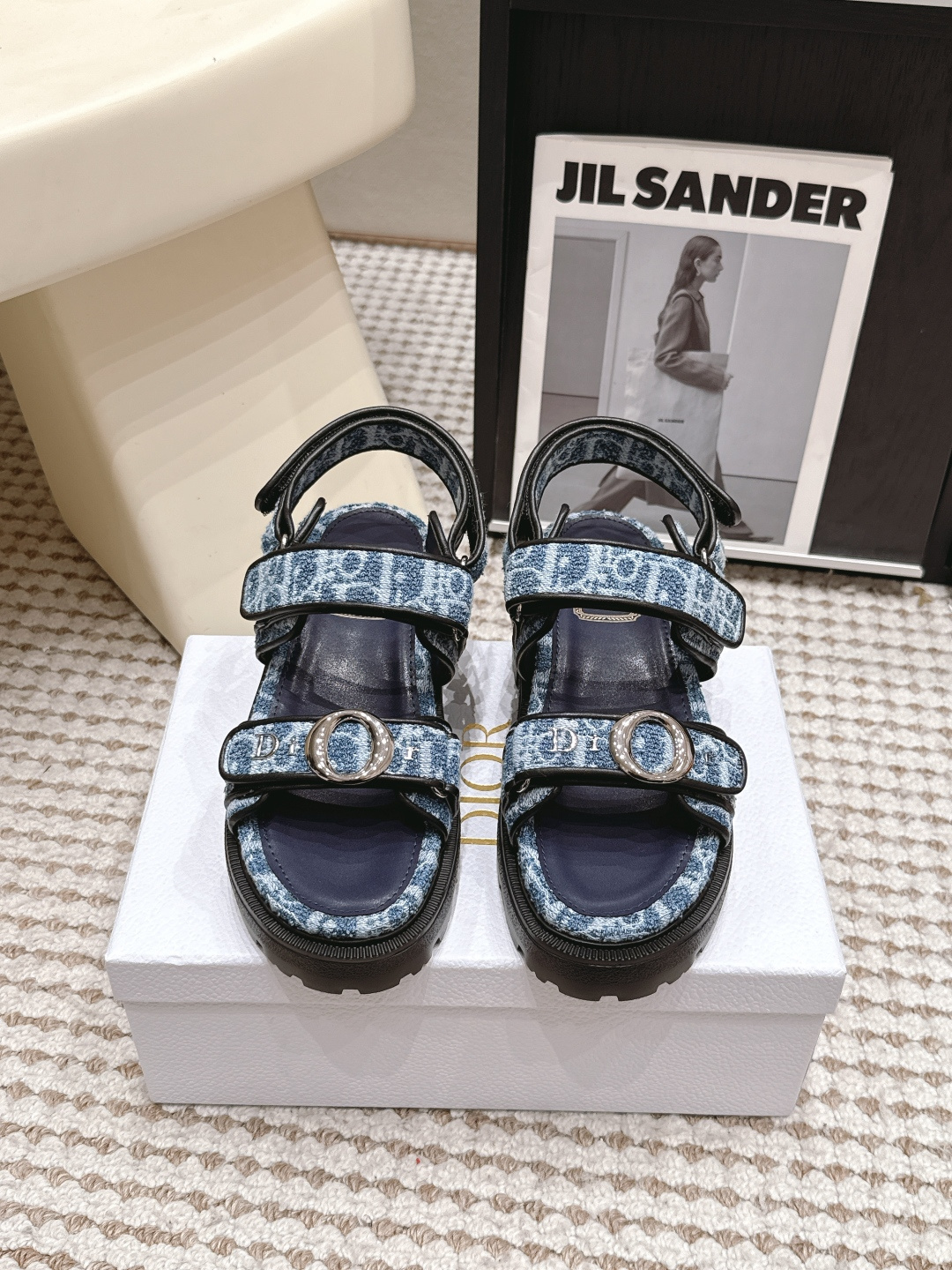 NO:873663,Purchasing-grade Dior hot summer style, Velcro slippers, sandals, GO original replica, high-end customization, super durable and versatile, very comfortable on the feet, super easy to wear, more fragrant than the grandma style, original cowhide upper, original d hardware buckle, original molded TPU outsole Size #35-41 (4041 custom-made, non-refundable), slippers and sandals, dior, sandals, slippers, cowhide19860909代购级 Dior 夏季爆款 魔术贴拖鞋 凉鞋 GO原版复刻 高端定制  超耐看超百搭款 上脚非常舒适 超好穿 比香奶奶款还香 鞋面原版牛皮 原版d五金扣 ,原版开模TPU大底 Size#35-41（4041定做不退换）,拖鞋凉鞋,dior,sandals,slippers,cowhide,Women's Shoes