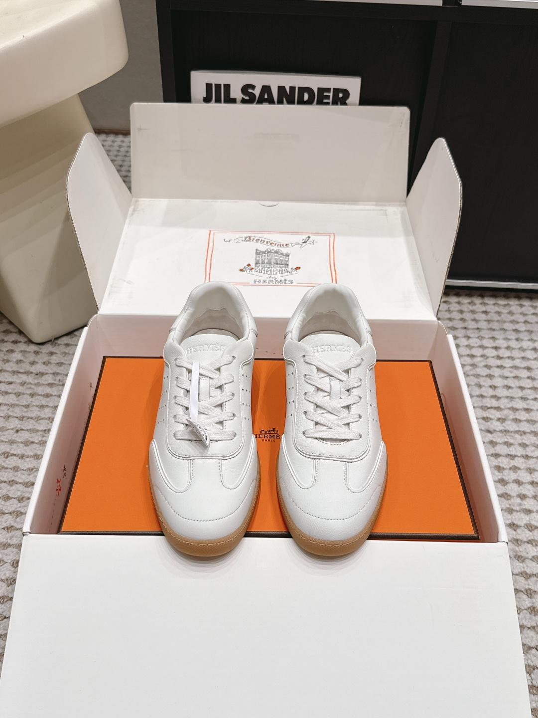 Женские белые кожаные кеды Hermes