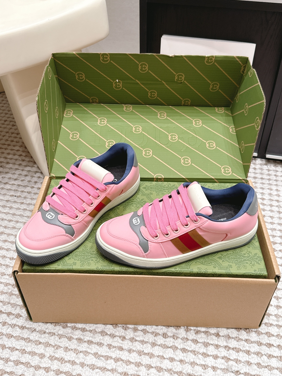 Gucci Women Shoes