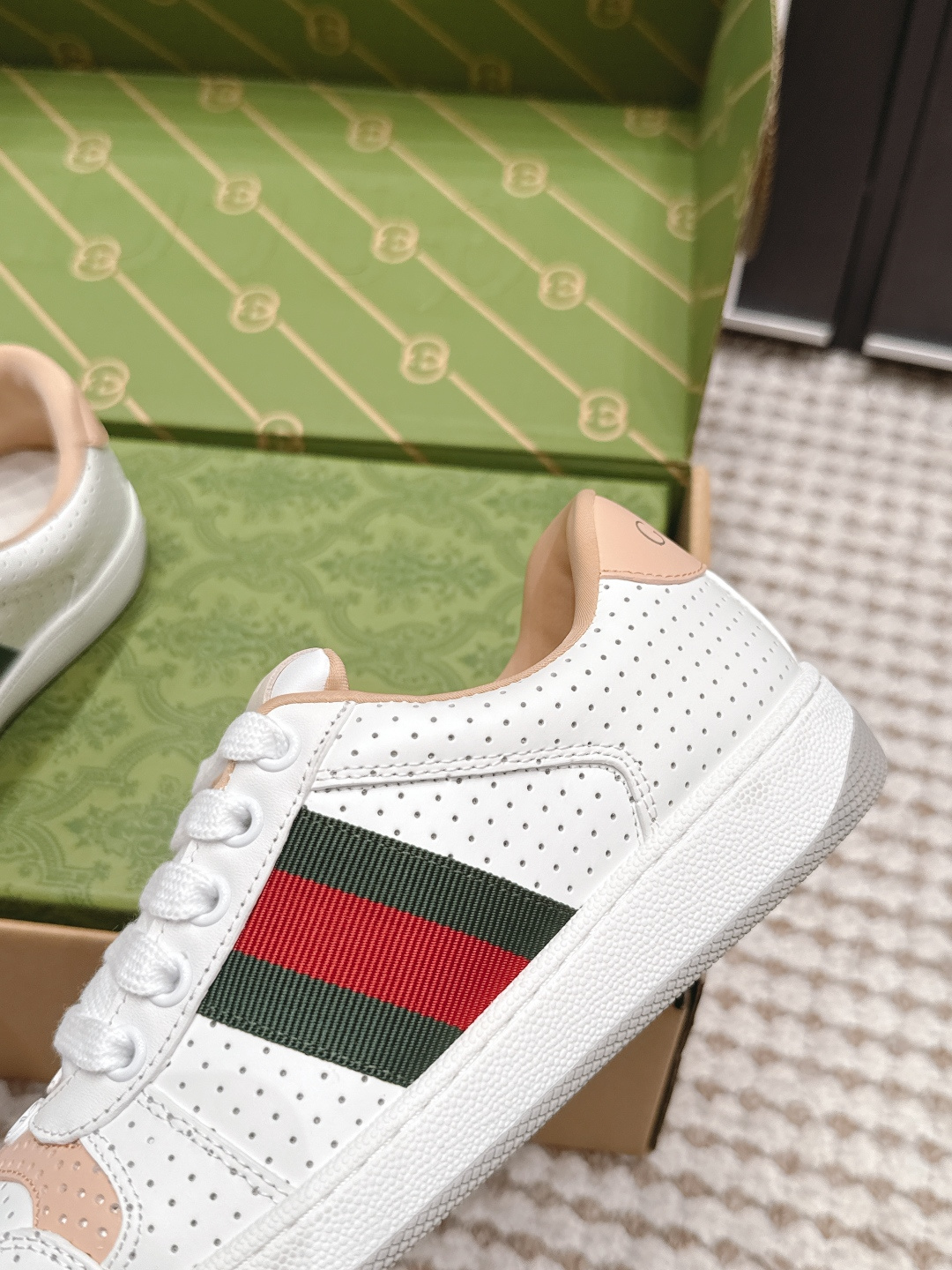 Gucci Women Shoes