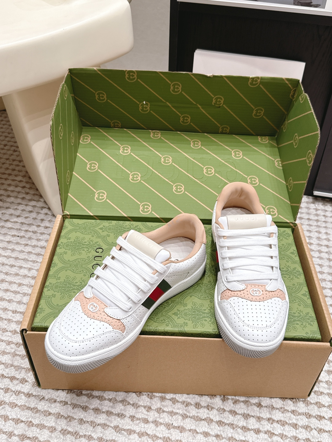 Gucci Women Shoes