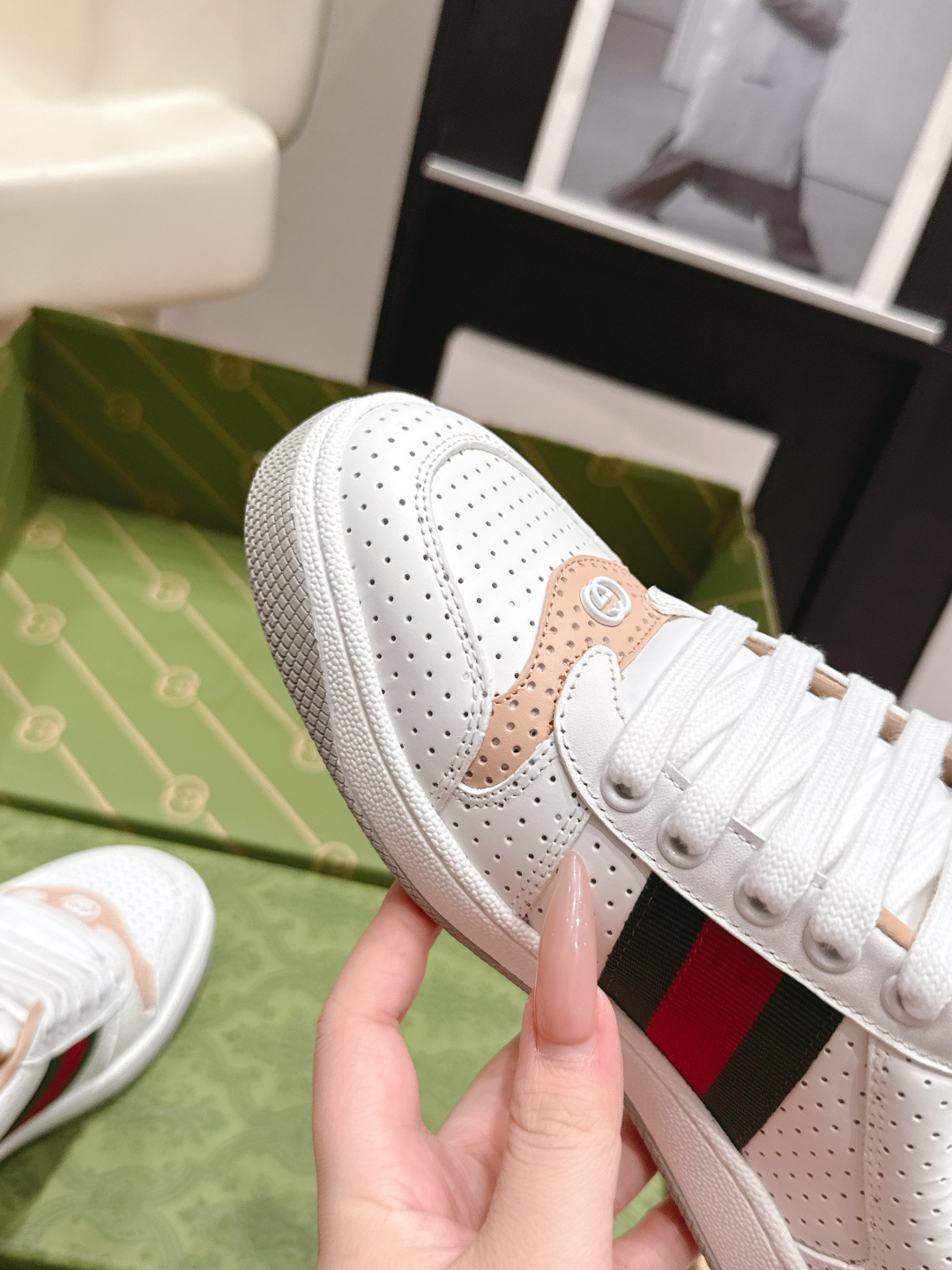 Gucci Women Shoes